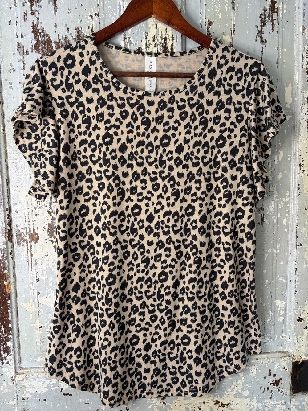 BloomChic Beige and Black Leopard Short Ruffle Sleeve Tee